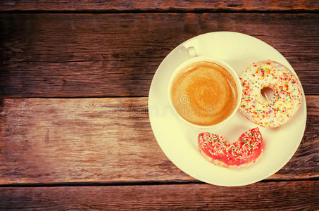 甜甜圈和咖啡
