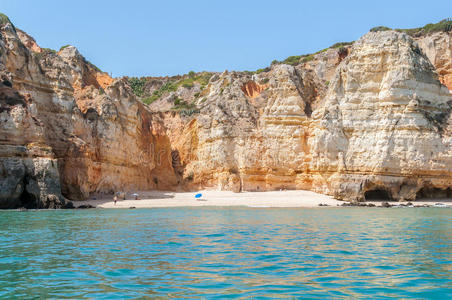 葡萄牙的岩层和野生海滩