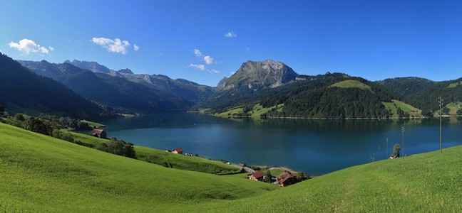 蓝色的湖 Waegitalersee 和山