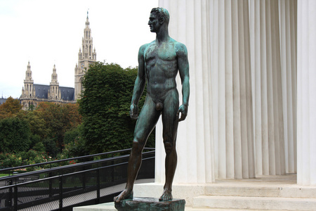 theseustempel忒修斯庙 ans 雕像在 volksgarten,维也纳照片