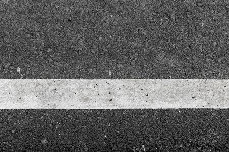 沥青路面纹理与白线