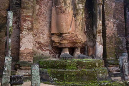 波隆纳鲁沃寺中世纪的锡兰首都