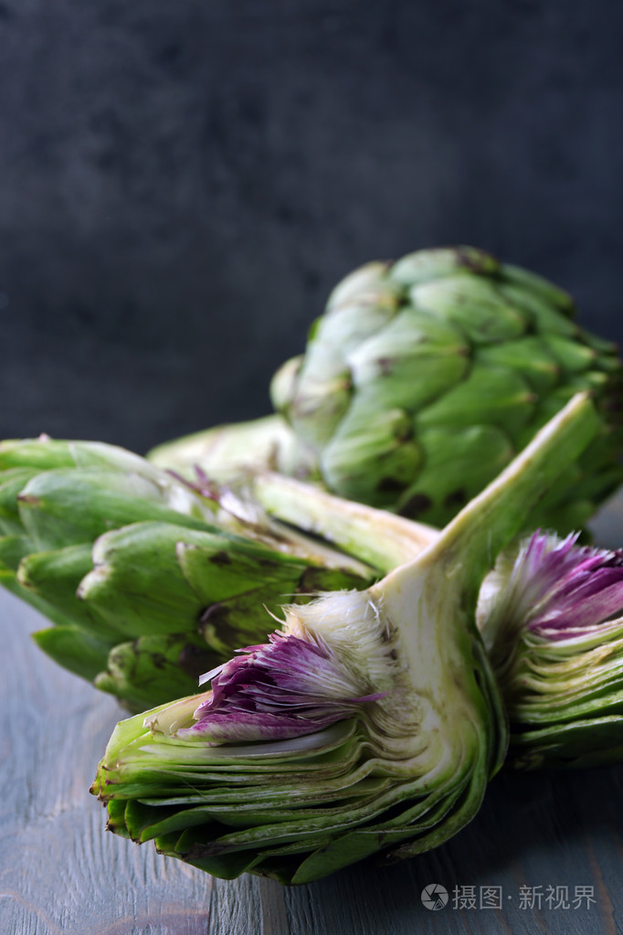 新鲜的原料洋蓟