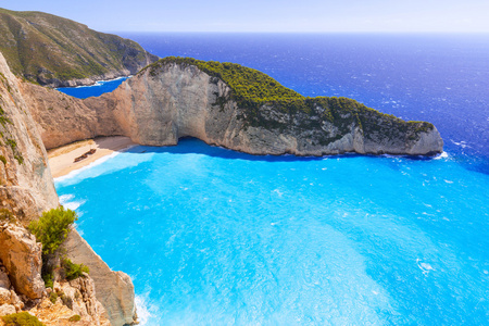 美丽的 Navagio 海滩上希腊扎金索斯