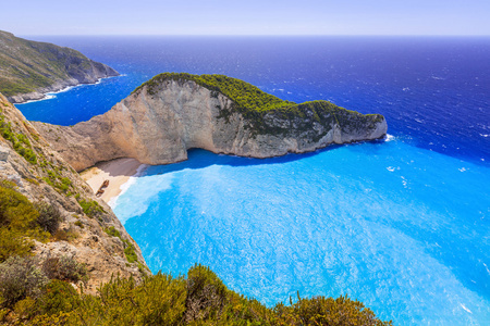 美丽的 Navagio 海滩上希腊扎金索斯