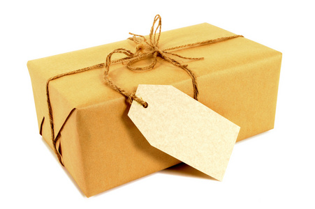 用细绳系着的棕色的纸包照片