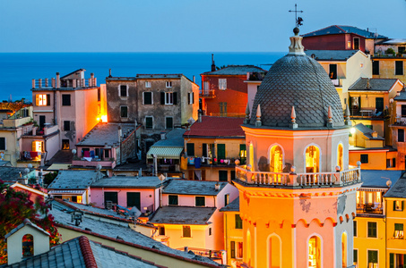 Vernazza，在黄昏时分的五渔村 意大利里维埃拉，利古里亚