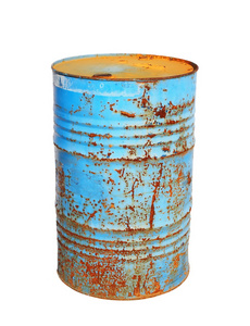 旧金属蓝桶油分离在白色的背景下，具有剪切路径