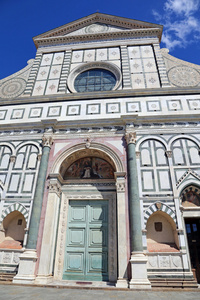 意大利佛罗伦萨装饰门面的古老的教堂里