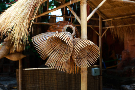 捕鱼设备是竹子做的从越南图片