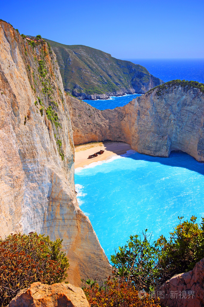 navagio (沉船海滩) 在日落时,希腊扎金索斯岛上