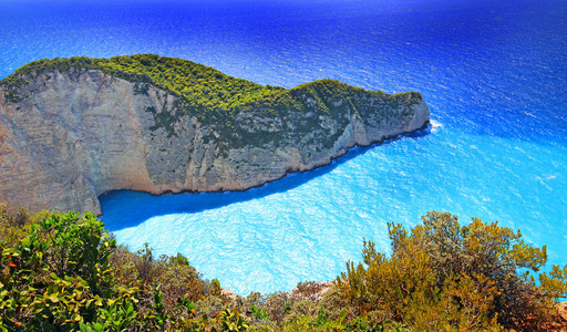 Navagio 沉船海滩 在日落时，希腊扎金索斯岛上