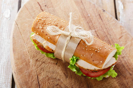 法式三明治和烤鸡