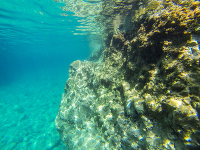 Snorkerilng 在西西里岛海域