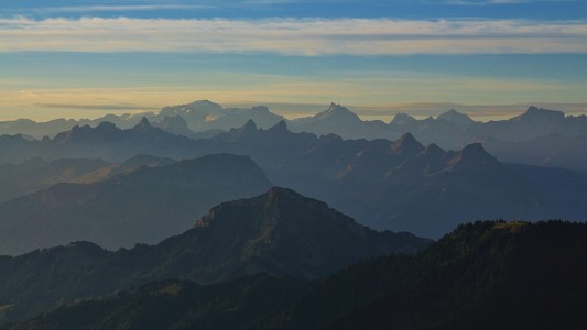 在 Rigi 凌晨