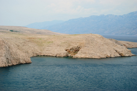 海岸的岛屿 Pag 可以俯瞰地中海