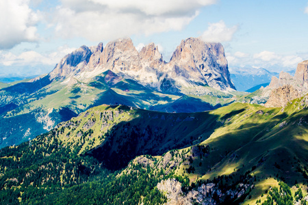 Langkofel 集团，地块中白云岩的全景视图