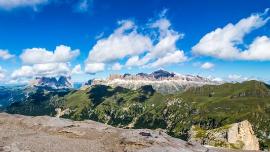 蝶鞍和 Langkofel，在地块的集团的全景视图