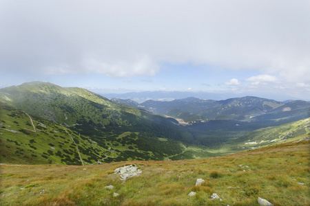 从斯洛伐克山低上塔特拉山夏季多彩视图