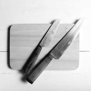 厨房用刀切割板黑色和白色的音色风格
