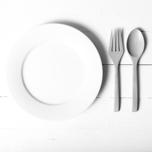 木勺子和叉子菜黑色和白色色调颜色样式