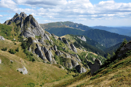 美丽的山 vista，沉积岩在喀尔巴阡