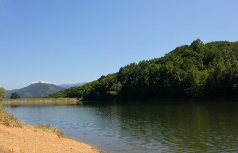 农村湖