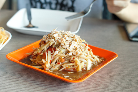Som Tum，泰国木瓜沙拉。传统的泰国菜