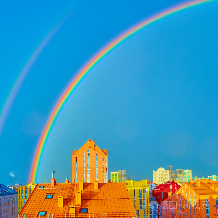 在城市上空的双彩虹照片-正版商用图片1k3xx5-摄图新视界