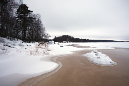 波罗的海的芬斯基海湾在冬天