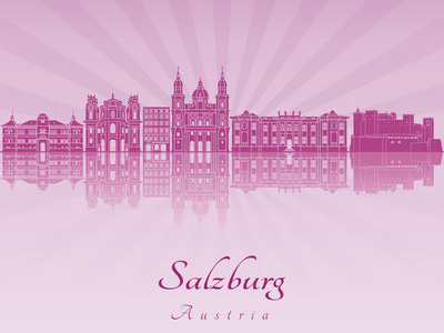 紫色的辐射兰花的萨尔茨堡天际线