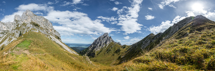 沙巴赫马鞍上与 gehrenspitze 山哈嫩卡姆