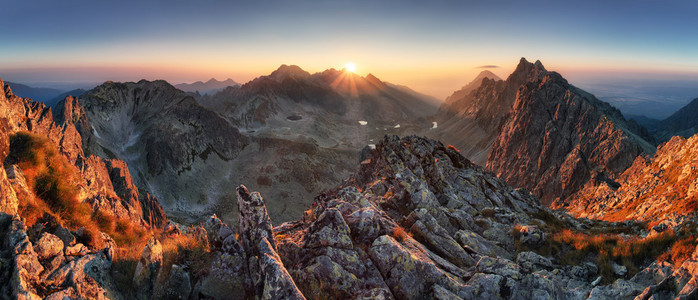 日落全景山自然的秋景斯洛伐克