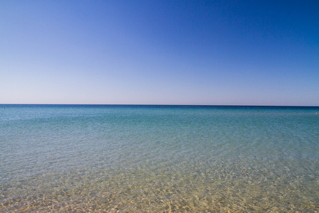 黑海在克里米亚在夏天的海滩