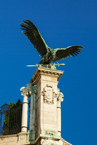 在布达城堡的老鹰雕塑