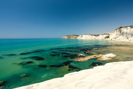 Scala dei Turchi 是一个迷人的石灰石岩石陡峭上上发条