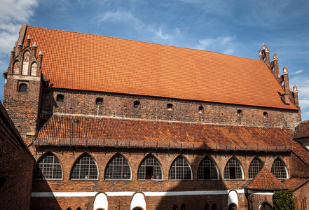 墙上的中世纪城堡在奥尔什丁