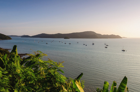 海景多彩颜色在黄昏日落