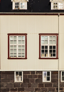 在冰岛雷克雅未克的老式窗户