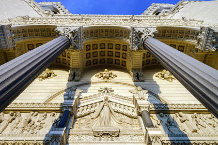 在法国里昂 Notre Dame 圣母院