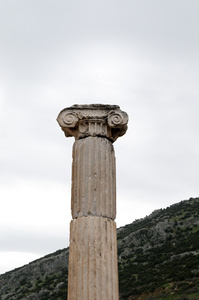 古老的大理石支柱以弗所古城在塞尔丘克
