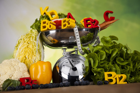 健身维生素概念 新鲜水果和蔬菜