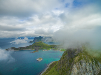 云层之上罗浮敦峰