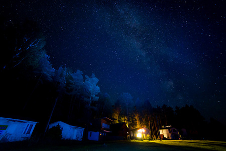 满天星斗的天空夜景