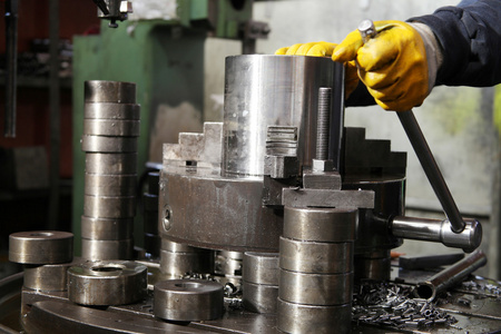 车床工作照片图片