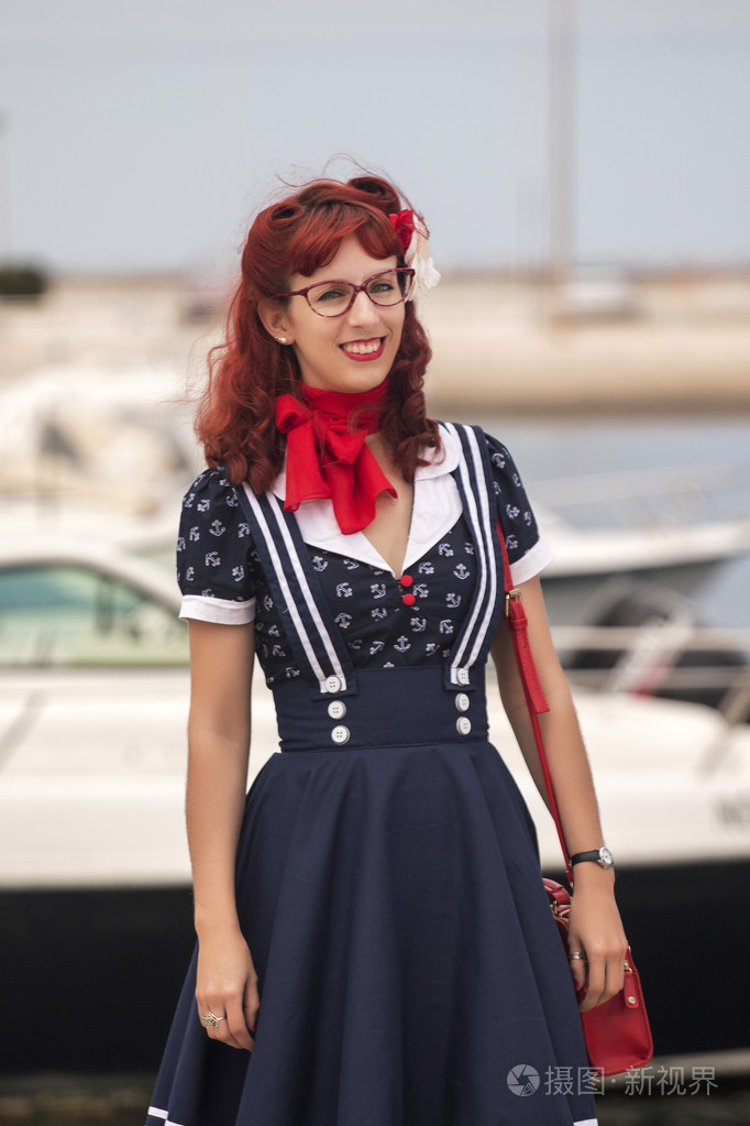 复古风格服装的女人