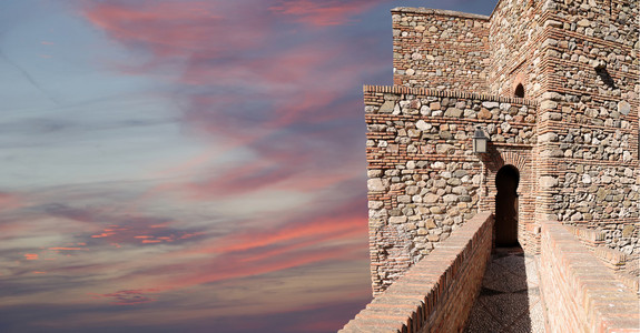 阿尔卡萨瓦城堡在如今山。西班牙马拉加
