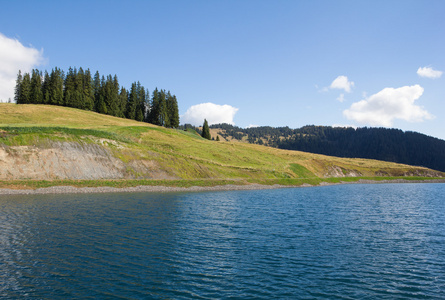 在萨尔茨堡奥地利 Dienten Am Hochkoenig Buergl Alm 水水库湖