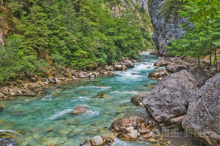 山区河流的峡谷