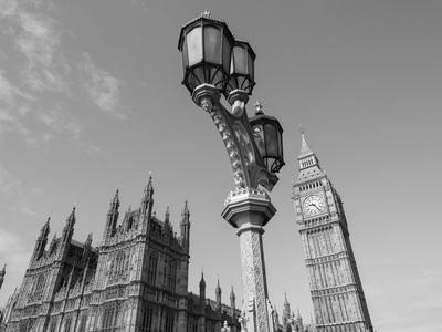 黑色和白色的议会两院在伦敦